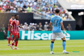 包含足坛冷门，欧洲垄断崩塌，亚洲冠军逆袭曼城的词条