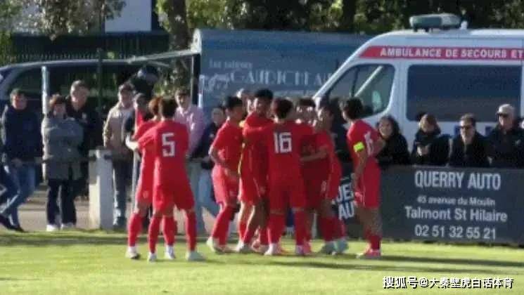 关于意大利豪取丹麦，实力碾压对手晋级的信息