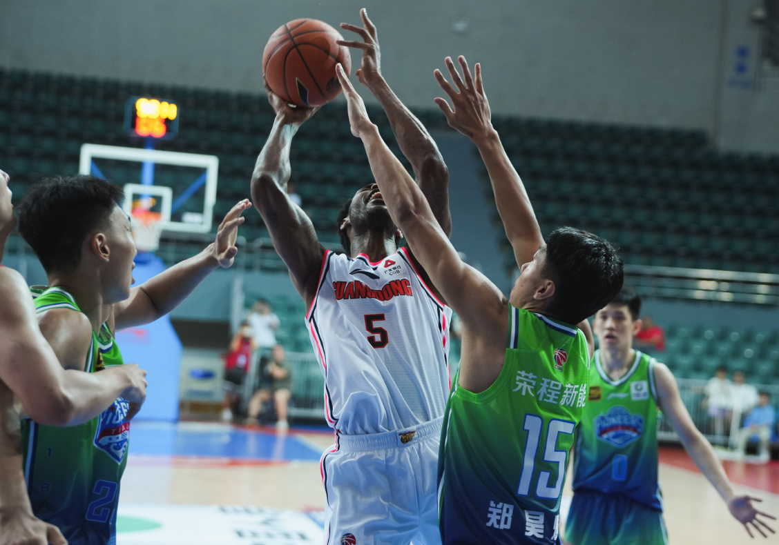 广东宏远队遭遇福建队，胜算差距不容小视(广东宏远男篮vs福建直播)