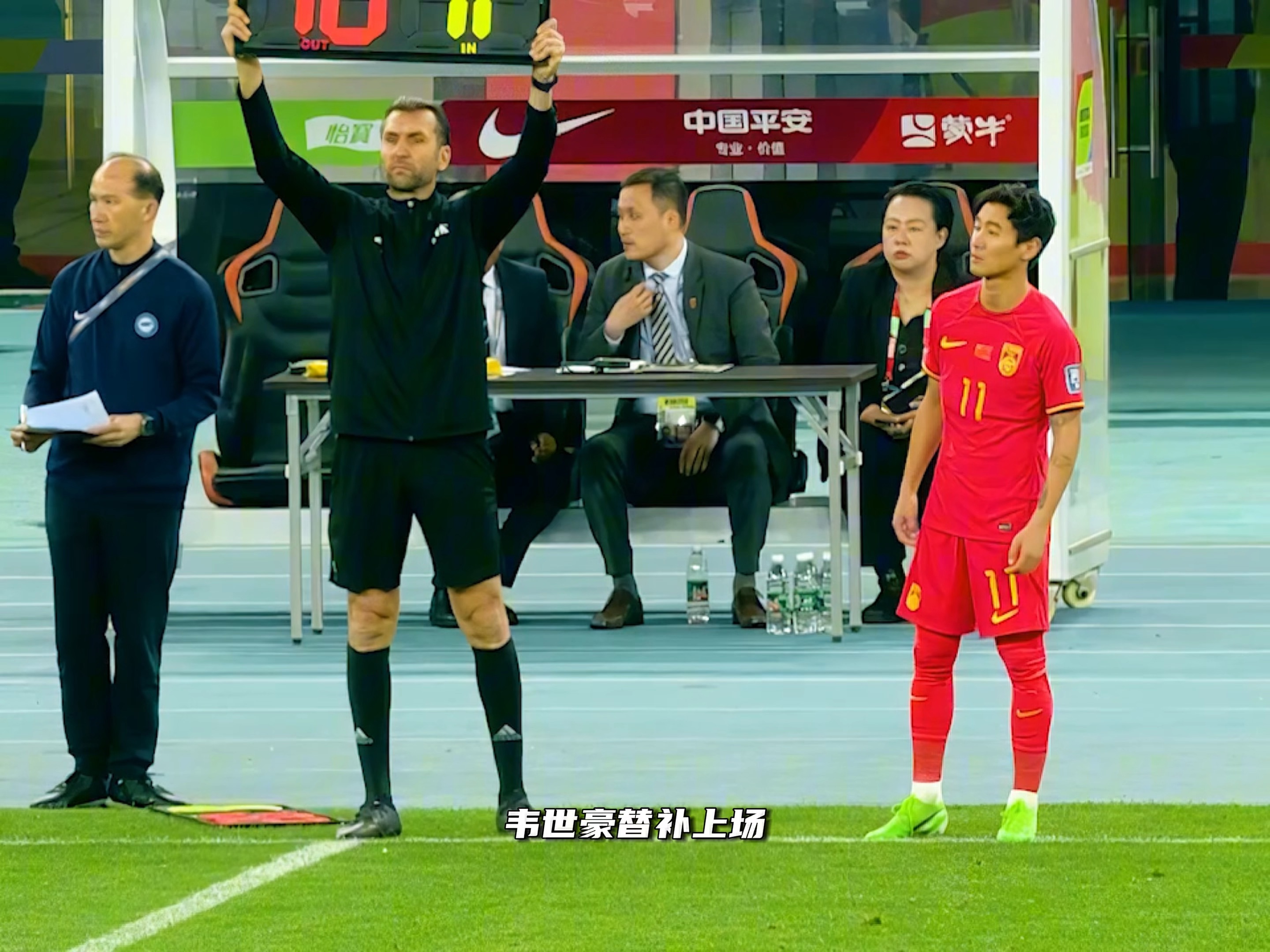 世预赛：国足主场大胜新加坡队，终结五场不胜
