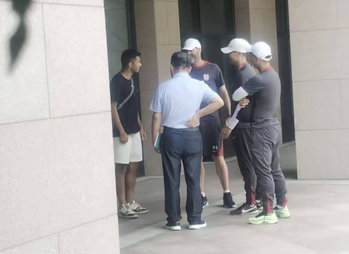 包含成都蓉城球员唐淼正式离队，加盟云南玉昆的词条